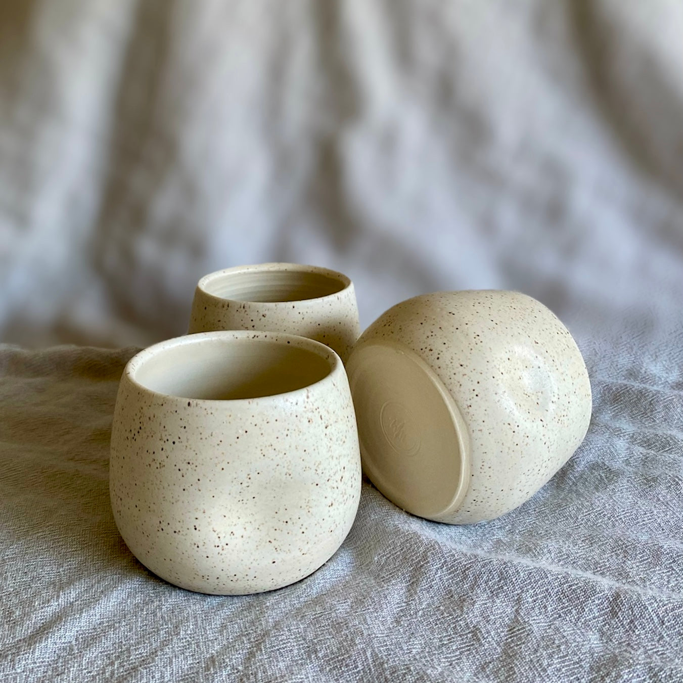thumb cup
