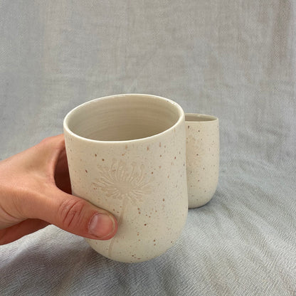 thumb cup dandelion