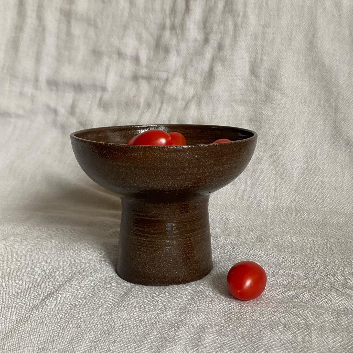 cocoa pedestal bowl small